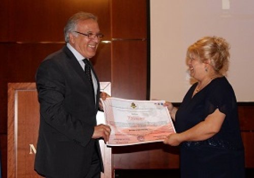 The President of Roma women association „Bolja buducnost „ Tuzla received recognition for successful work