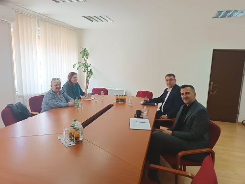 Ministar za rad, socijalnu politiku i povratak Tuzlanskog kantona sastao se sa predstavnicima UŽR „Bolja budućnost“   radi podrške i razmjene informacija