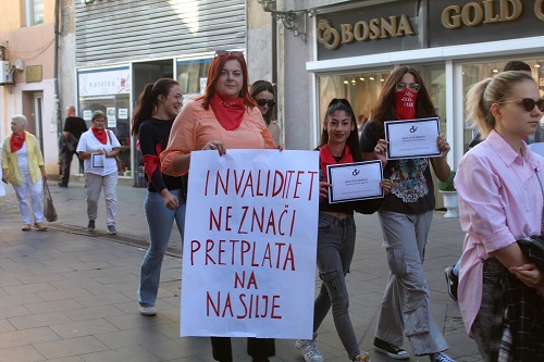 NITI JEDNA VIŠE-protestna šetnja u Tuzli